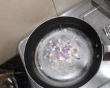 A picture of step 3 of Butter fry maggi with veggies.