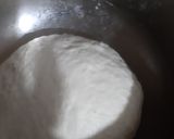 A picture of step 3 of Sunflower pizza.