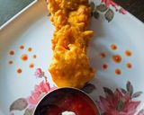 A picture of step 7 of Murmura pakode.