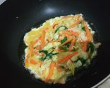 Foto langkah ke 4 dari resep Omelet sayur.