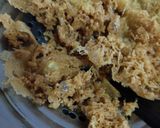 Foto langkah ke 7 dari resep Ayam Goreng Kremes.