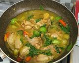 Foto langkah ke 5 dari resep Asem Asem Ayam (bahan Iris).