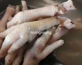 Foto langkah ke 1 dari resep Sop ceker ayam.