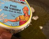 Foto del passaggio 1 della ricetta “Risotto rosso al pate’ di sardine e cappero”