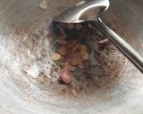 Foto langkah ke 2 dari resep Tumis kerang pedas asin gurih.