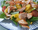Foto del paso 1 de la receta: Ensalada templada de salmón con mango