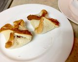 Hình bước làm 3 của món Sandwich cuộn xúc xích phô mai