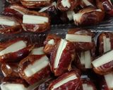 Foto langkah ke 5 dari resep Kurma cokelat keju pake cokelat putih.