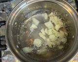 صورة لخطوة 2 من وصفة -اندومي بخلطة البيض المسلوق اللذيذة 🍜😋!