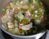 Foto langkah ke 7 dari resep Sup ayam sayur.