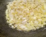 भेंडीची भाजी (रेस्टॉरंट स्टाईल ग्रेव्ही भेंडी मसाला भाजी) (bhendichi bhaji recipe in marathi) रेसिपी स्टेप 2 फोटो 