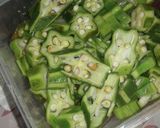 Foto langkah ke 1 dari resep Tumis okra campur tempe.