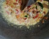 Foto langkah ke 3 dari resep 48. Telor Ceplok Kuah Santan.