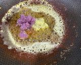 Gambar langkah 2 resipi Udang Goreng Sos Tiram.