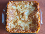 Vöröslencsés vegetáriánus lasagne