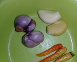 Foto langkah ke 2 dari resep Tumis udang bubuk/lampis.