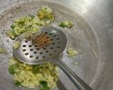 A picture of step 2 of Tawa pulao.