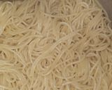 A picture of step 3 of Fried spaghetti.