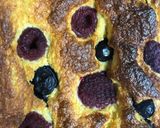 Foto del paso 2 de la receta Bizcocho de arándanos y frambuesas