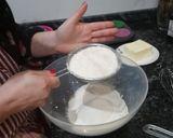 Foto del paso 2 de la receta: Pink magdalenas con relleno de choco blanco