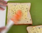 Gambar langkah 2 resipi Garlic spread & Garlic bread.