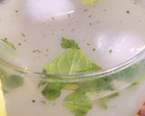 A picture of step 2 of Lemon pepper and mint juice.