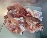 Une image de l'étape 2 de Porc à l'ananas, prune et gingembre.