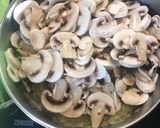Foto del paso 2 de la receta: Pavo con champiñones 🍄