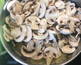 Foto del paso 2 de la receta: Pavo con champiñones 🍄