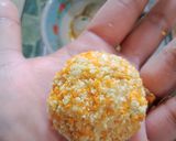 Foto langkah ke 4 dari resep Bola2 tahu krispy isi sosis.