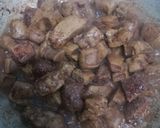 Gambar langkah 2 resipi Hati lembu masak kicap berempah.