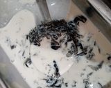 Foto langkah ke 5 dari resep 14.1#39 Grass Jelly Milk.