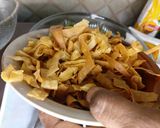 A picture of step 6 of Mayonnaise fatoush salad.