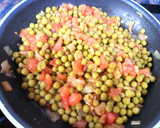 Foto del paso 3 de la receta: Guisantes con sofrito de tomate