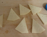Foto del paso 3 de la receta: Brochetas de calabacín con queso Ronkari