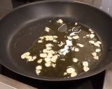 Spagetti koktélparadicsommal, mozzarellával, friss bazsalikommal recept fázis 4 fotója
