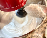 Foto del paso 3 de la receta: Merengues rosas rellenos de almendra