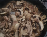 Foto del paso 3 de la receta: Champiñones con tiras de lomo al pimentón