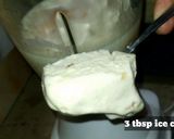 A picture of step 2 of Mango Samoothei.