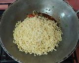 Foto langkah ke 3 dari resep Mie Telur Kecap.