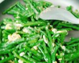 Hình bước làm 1 của món Đậu đũa xào trứng