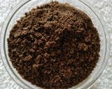 A picture of step 1 of Oreo Mango Dessert.