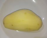 A picture of step 1 of Alu pakoray.