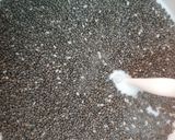 A picture of step 1 of Blackberry strawberry layered smoothie.
