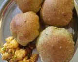 A picture of step 7 of Bathua Methi puri.