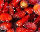 عکس مرحله 2 از دستور مربای توت فرنگی با پودر ژلاتین