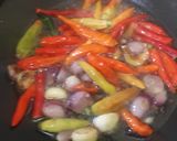 Foto langkah ke 1 dari resep Sambel Bawang Cumi Asin.
