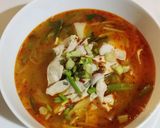 รูปขั้นตอนการทำที่ 5 ของ เส้นเล็กต้มยำอกไก่
