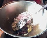 A picture of step 2 of Ragi upma.