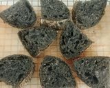 Foto langkah ke 18 dari resep Charcoal Wijen Sourdough Bread.